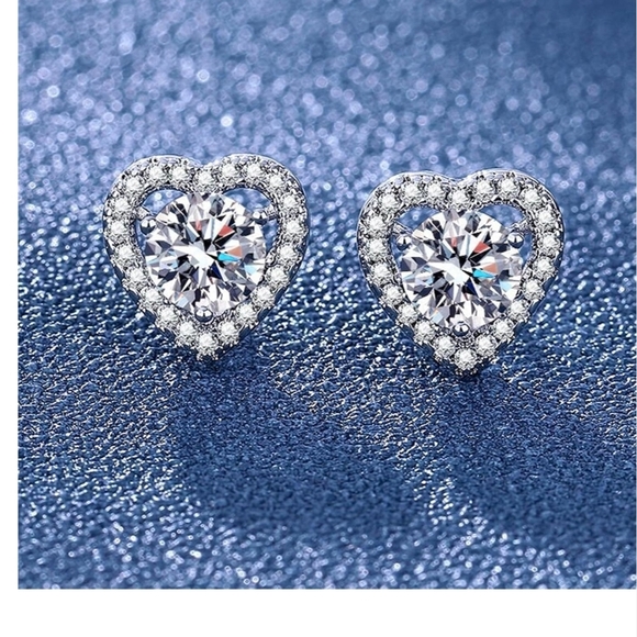 925 Sterling Silver Diamond Stud Earrings - Picture 2 of 3